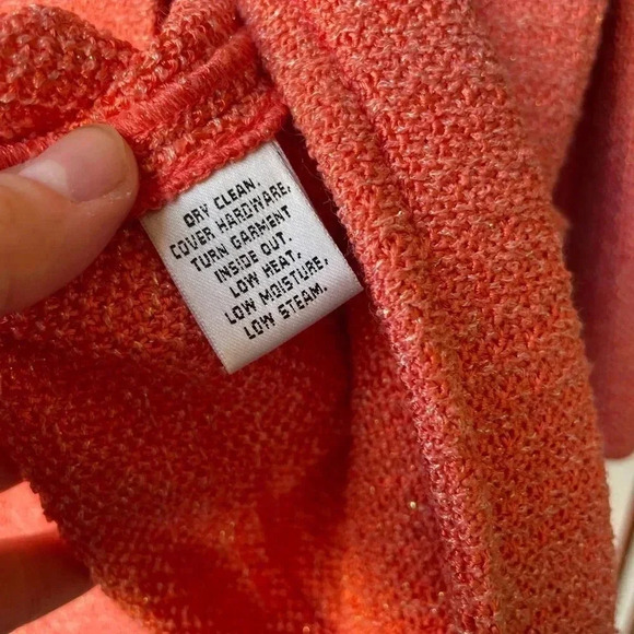 St. John size 4 blazer in excellent worn condition 💞 - Picture 2 of 8